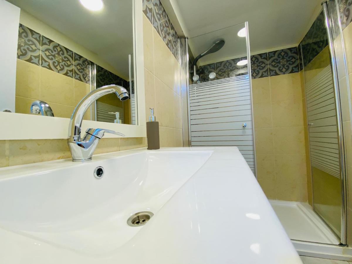 Perfect Southern Getaway With Balcony 엘라트 외부 사진